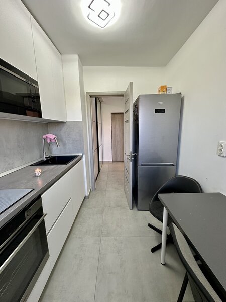 Drumul Taberei, vis a vis Auchan,An  Constructie 1981