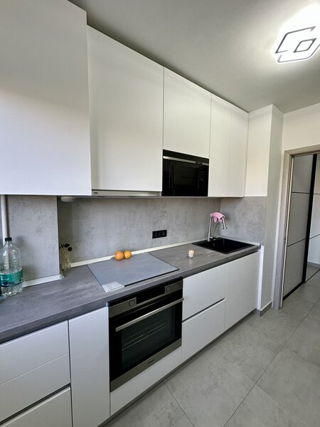 Drumul Taberei, vis a vis Auchan,An  Constructie 1981