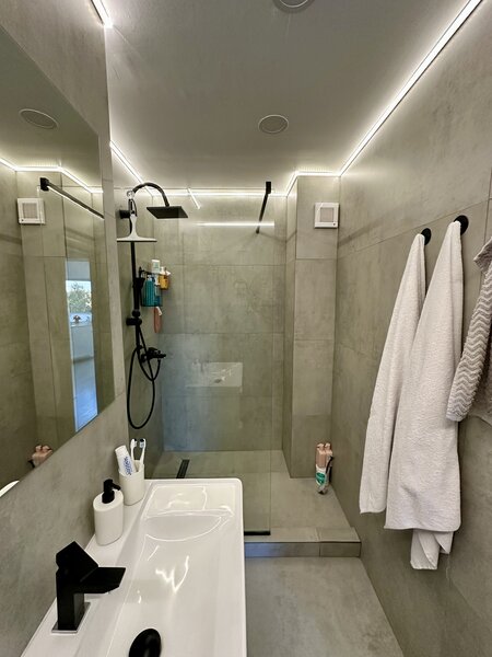 Drumul Taberei, vis a vis Auchan,An  Constructie 1981