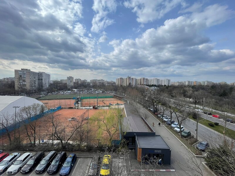 Drumul Taberei, vis a vis Auchan,An  Constructie 1981
